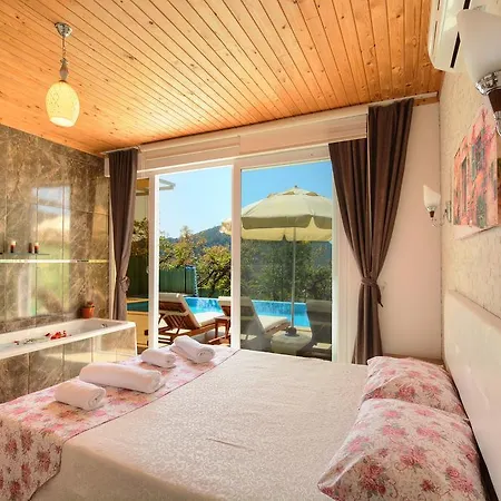 Private Sade * Uzumlu (Mediterranean)